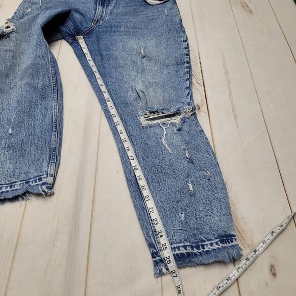 Abercrombie & Fitch The Mom high rise jeans distressed raw hem - Picture 2 of 9